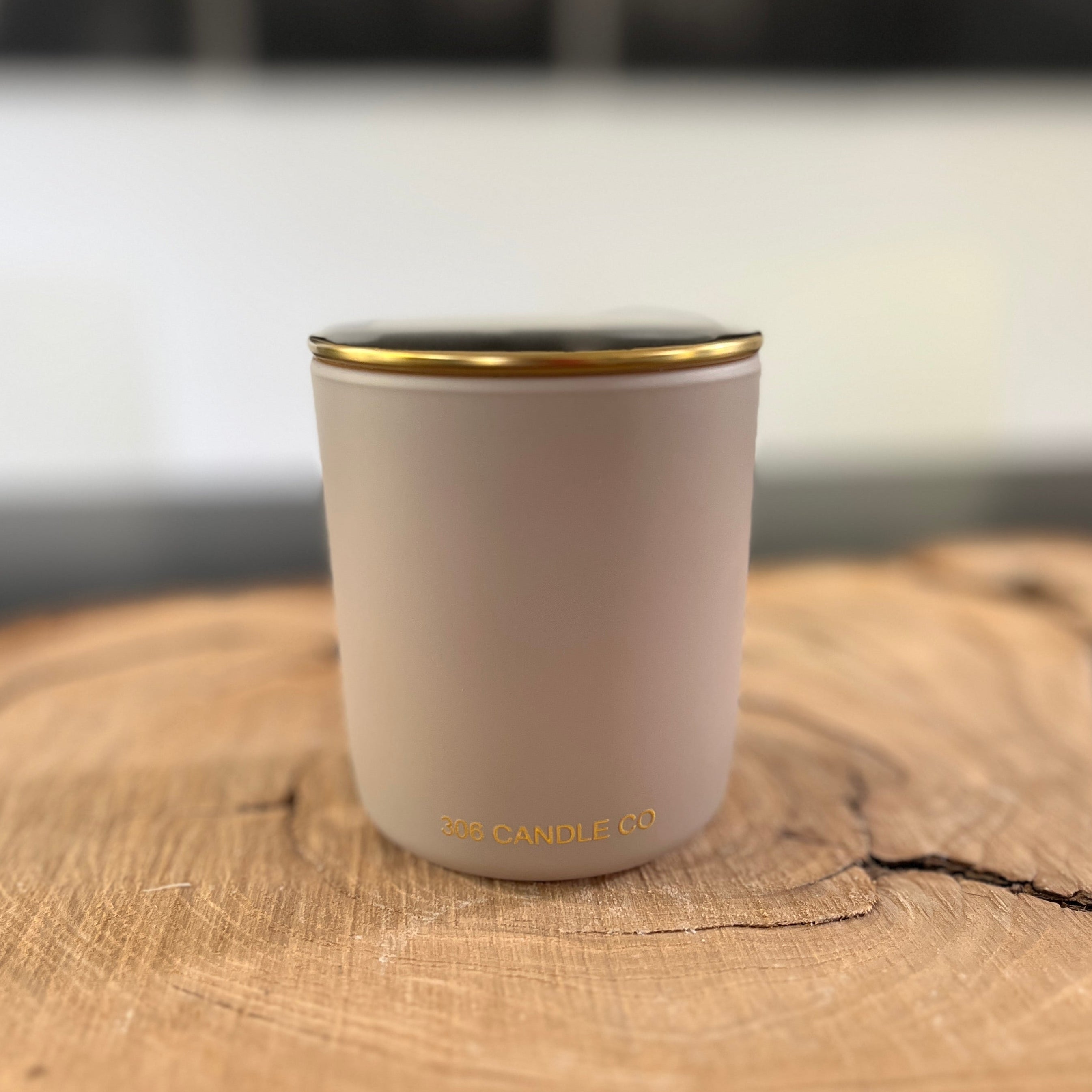 Lid for wood wick candle